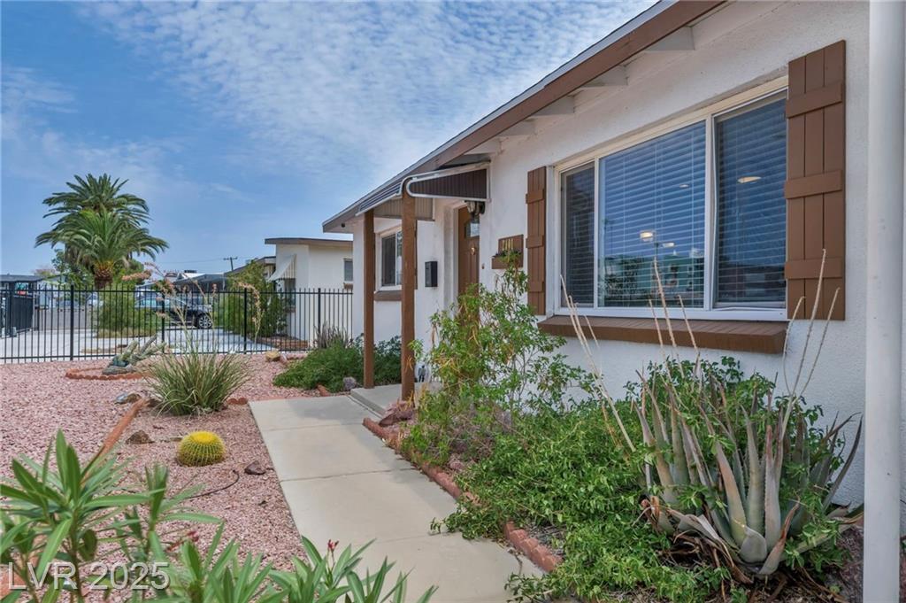 Property Photo: 2101 Santa Paula Drive NV 89104