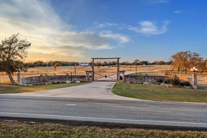 Property Photo:  900 Fm 1948 W  TX 77833 