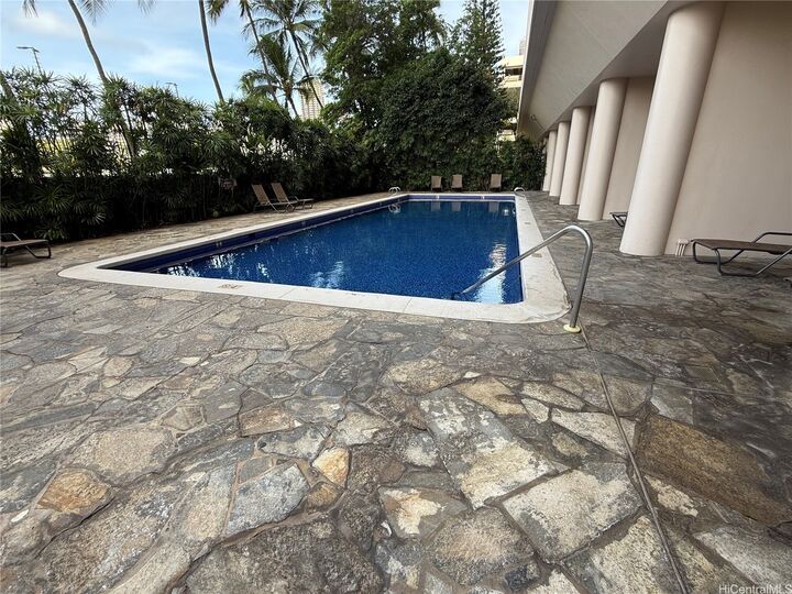 Property Photo:  500 University Avenue 1611  HI 96826 