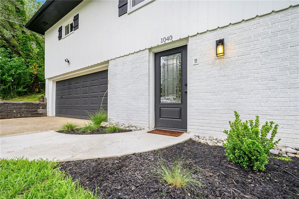 Property Photo:  1040 South Shore Drive  MO 64151 