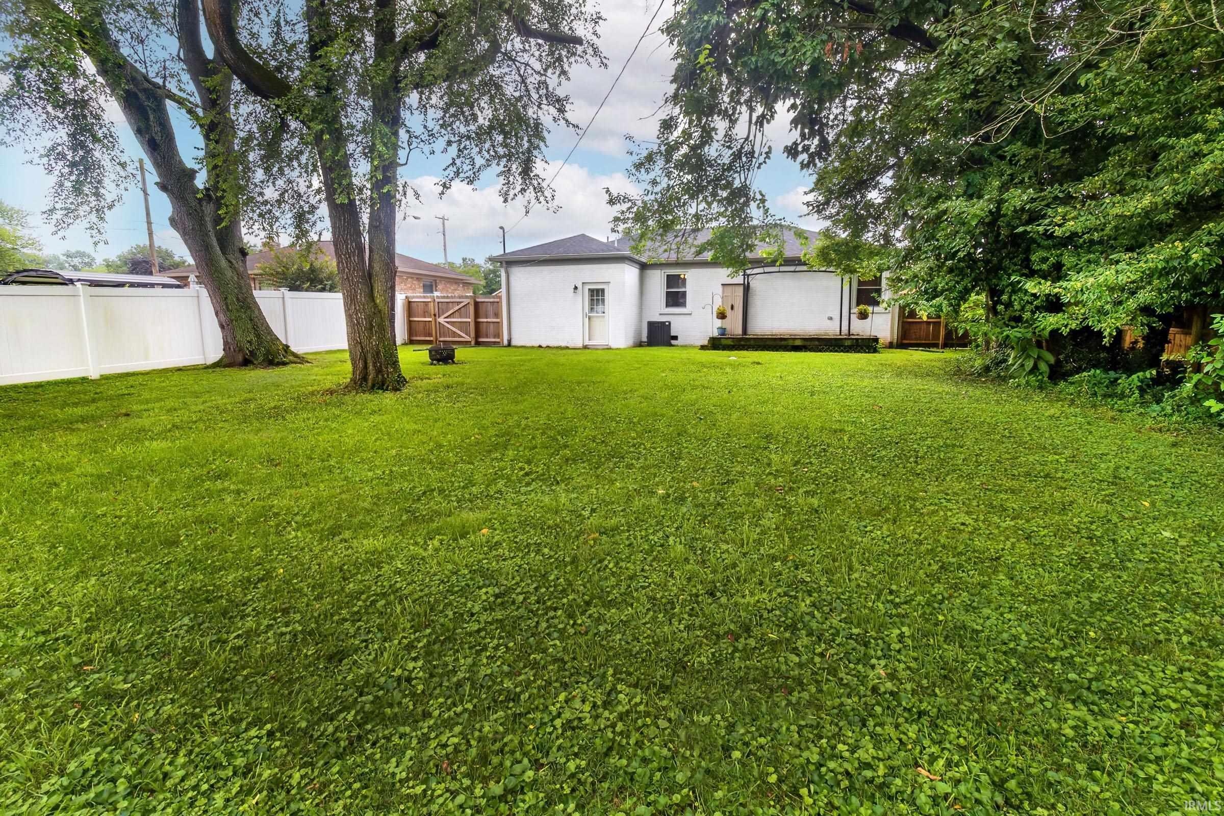 Property Photo: 6510 Lincoln Avenue IN 47715