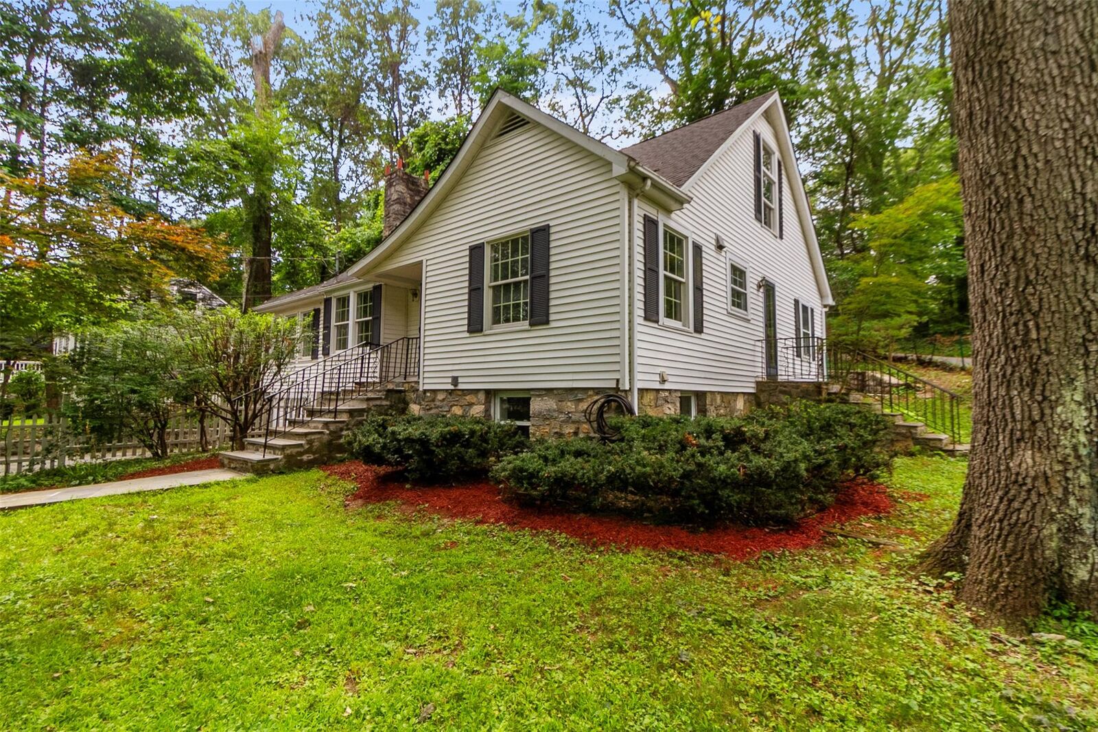 Property Photo: 93 Vista Terrace N NY 10541