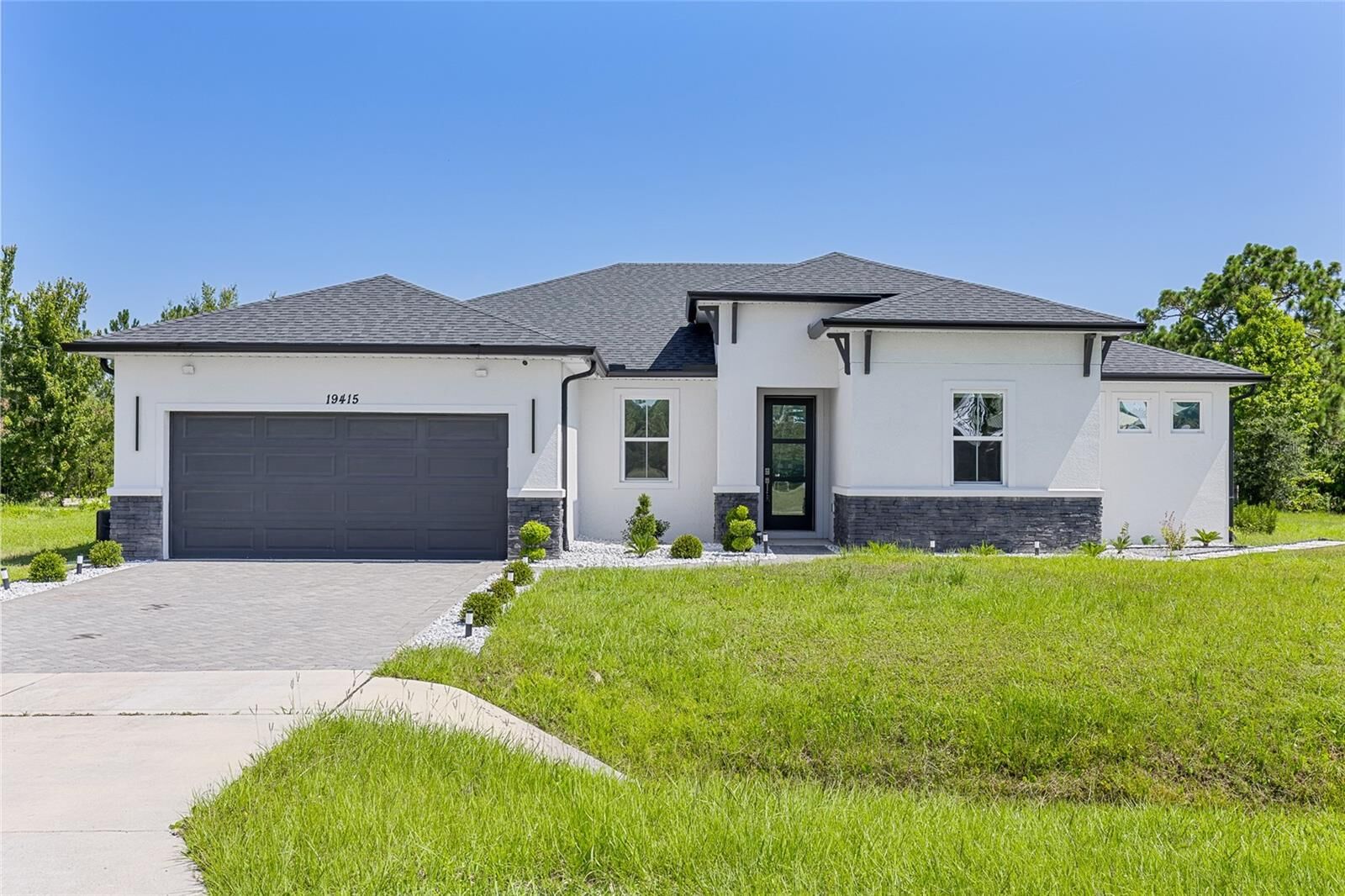 Property Photo:  19415 Oakleaf Street  FL 32833 