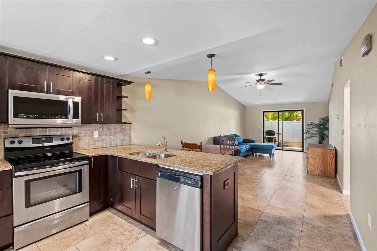 Property Photo:  120 Edgewood Court  FL 34677 