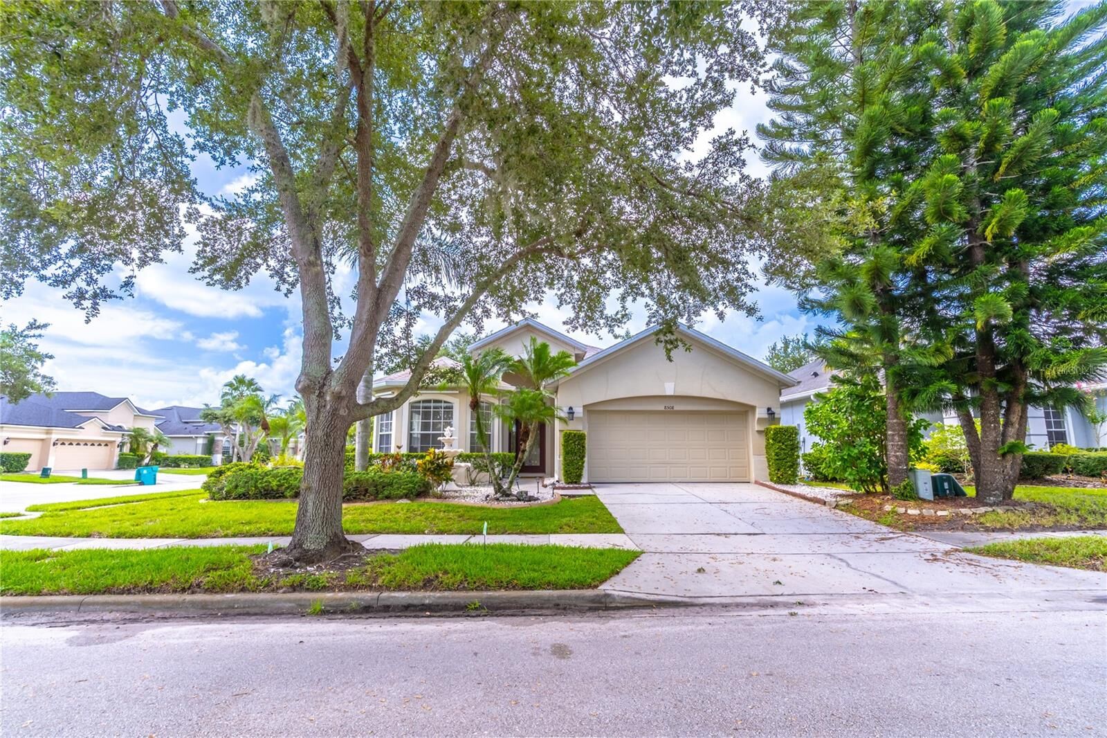 Property Photo:  8508 Lake Waverly Lane  FL 32829 