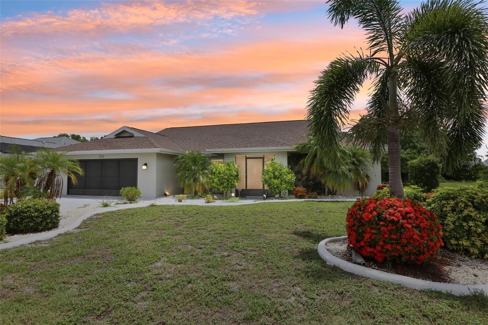 Property Photo:  1812 New Bedford Drive  FL 33573 