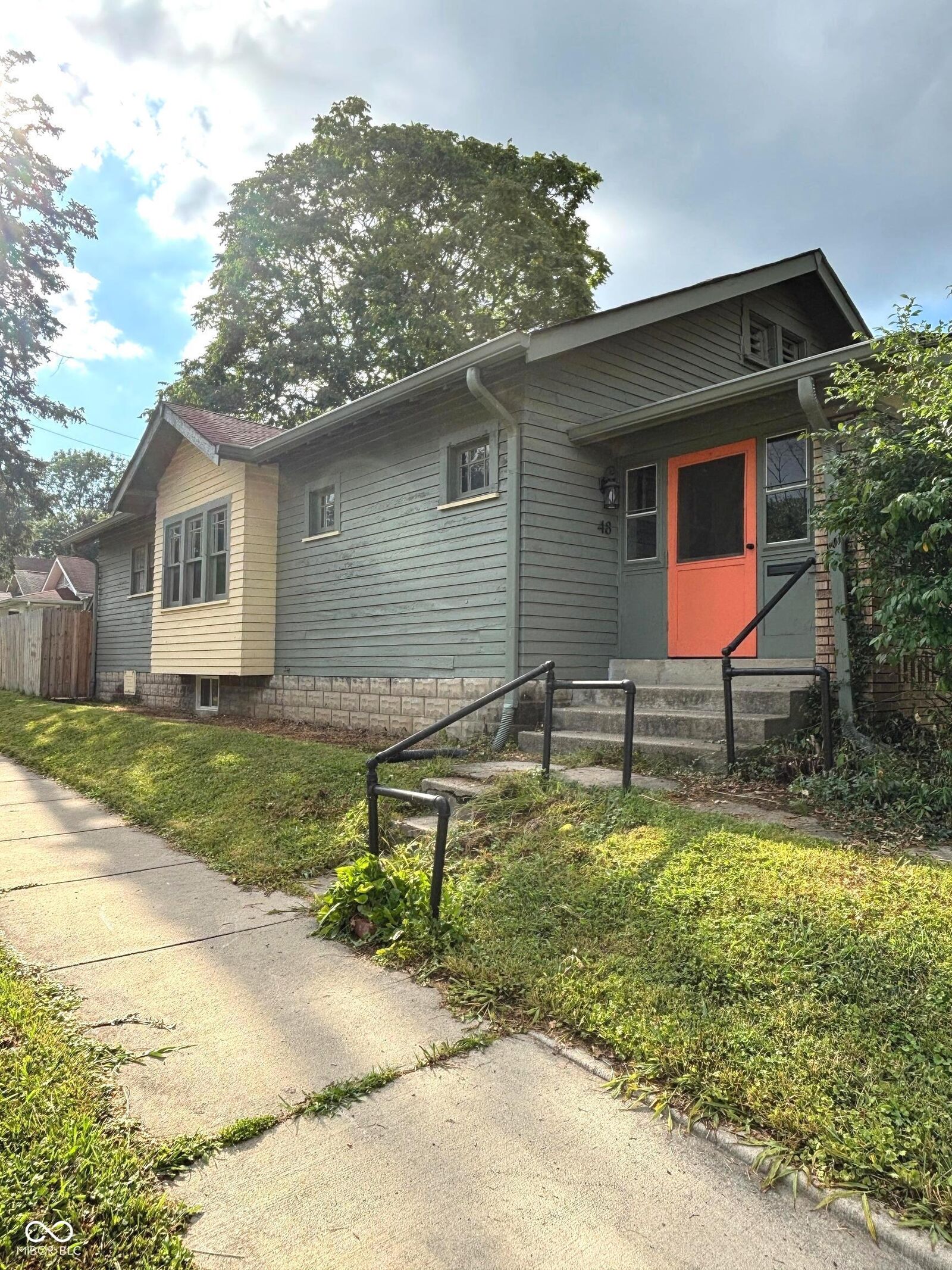 Property Photo:  48 S Arlington Avenue  IN 46219 