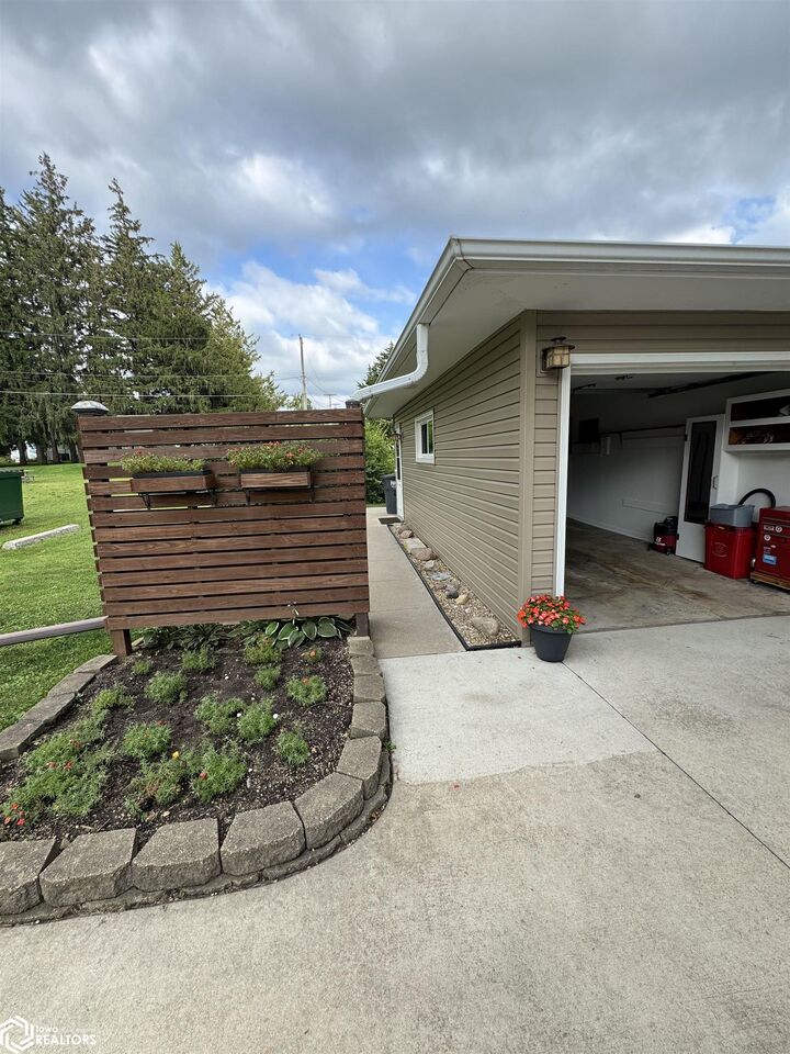 Property Photo: 1309 4th Street IA 50627