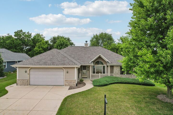 522 Thurow Dr  Oconomowoc WI 53066 photo