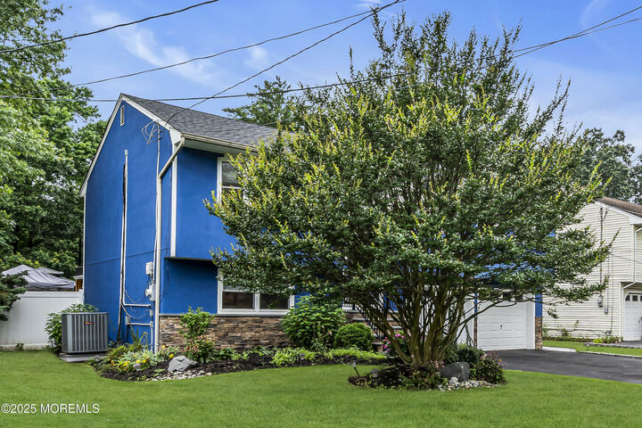 Property Photo:  31 Jordan Road  NJ 07067 