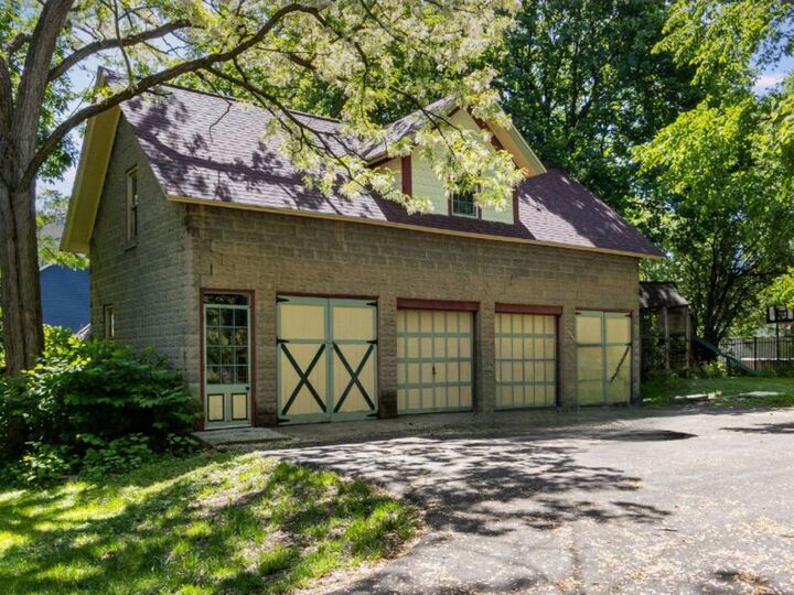 Property Photo: 1006 S Jefferson Street IL 60441