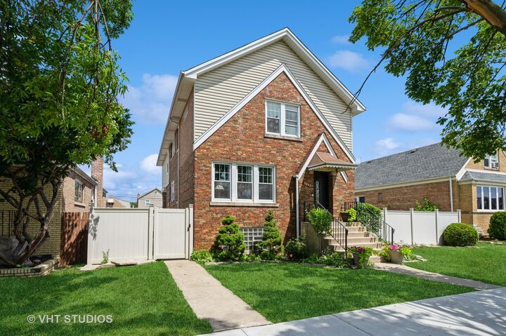 Property Photo:  5643 S Meade Avenue  IL 60638 