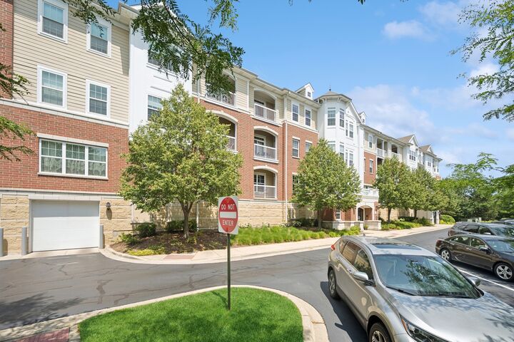 Property Photo:  2750 Commons Drive 307  IL 60026 
