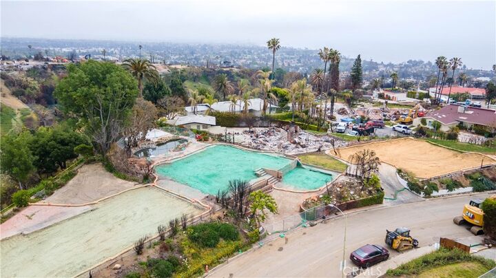 Property Photo:  912 Enchanted Way  CA 90272 