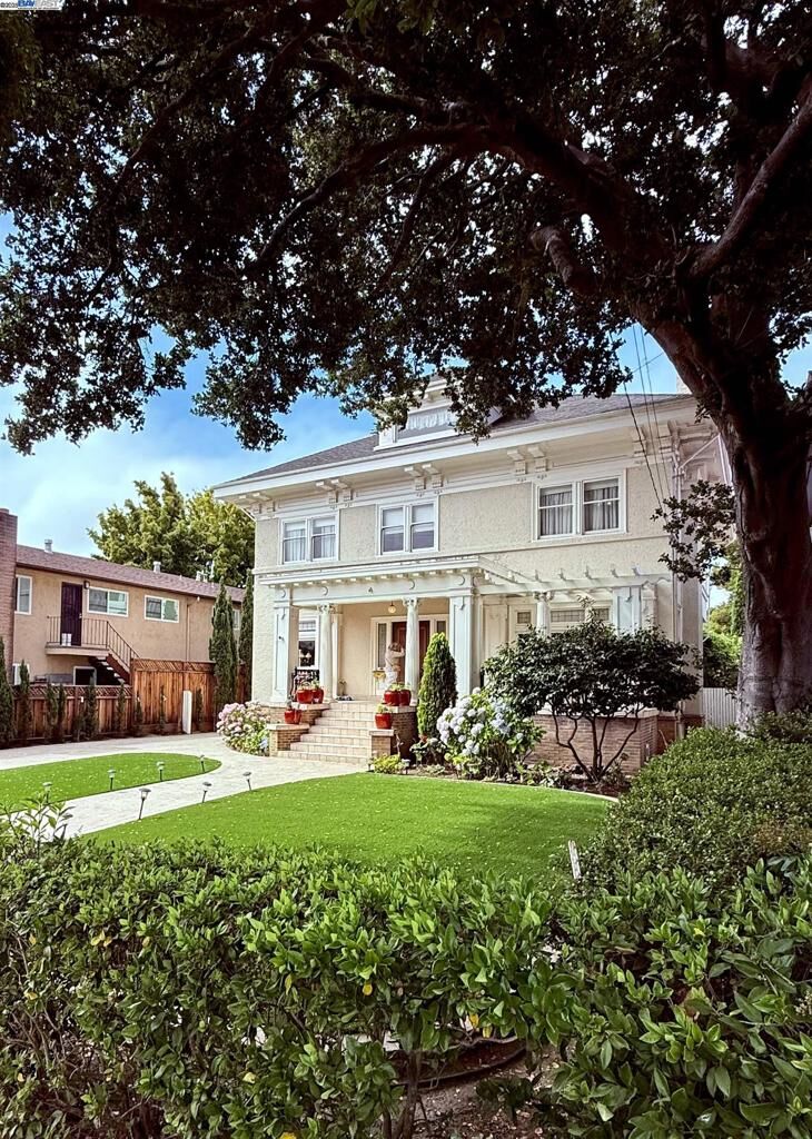 Property Photo:  2056 Santa Clara Ave  CA 94501 