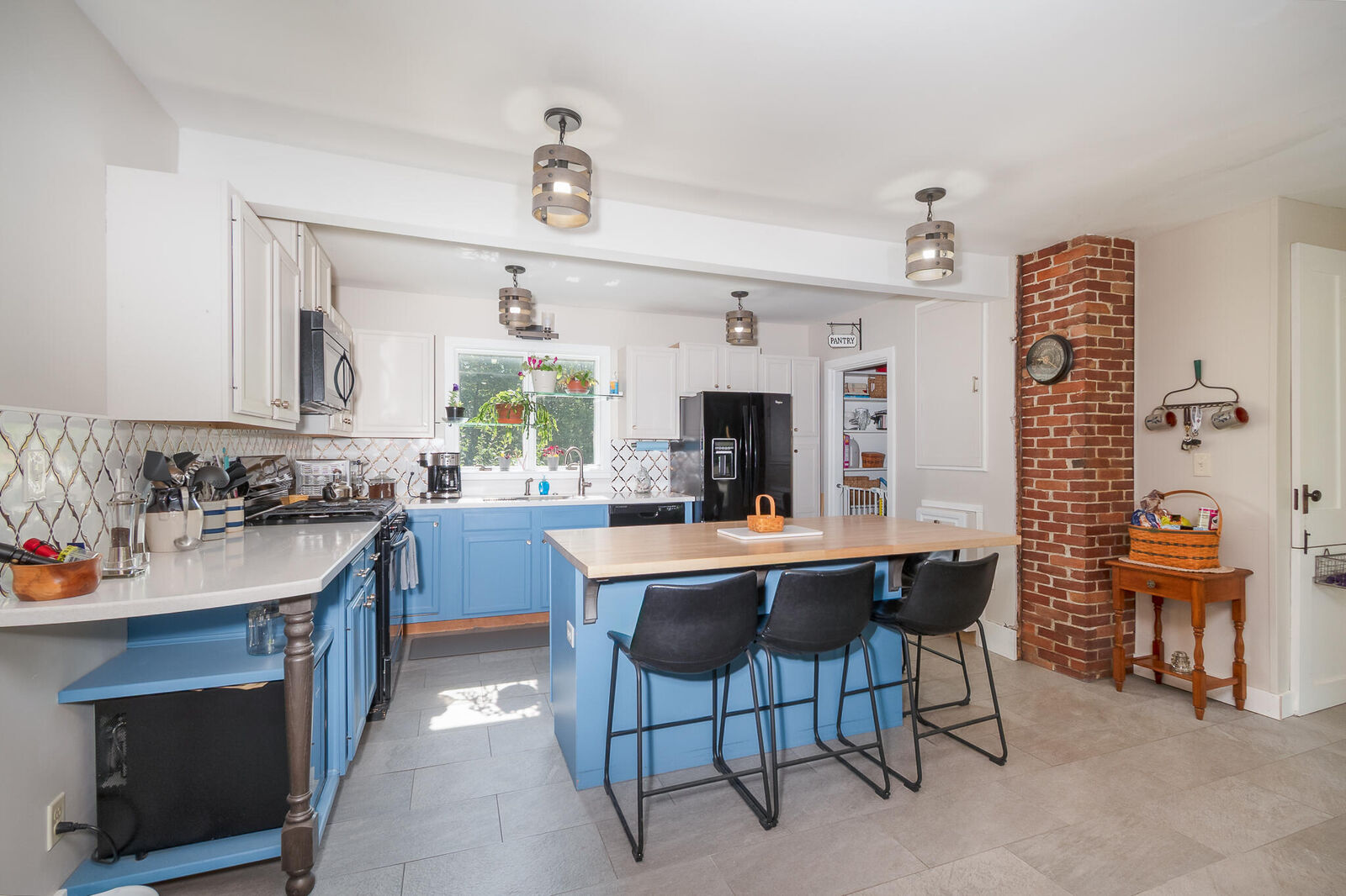 Property Photo:  155 Oak Street  ME 04963 