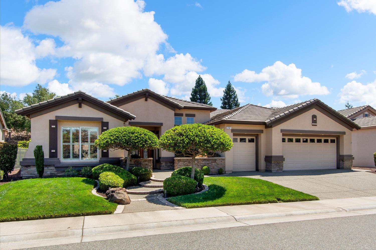 Property Photo: 2107 Stonecrest Lane CA 95648