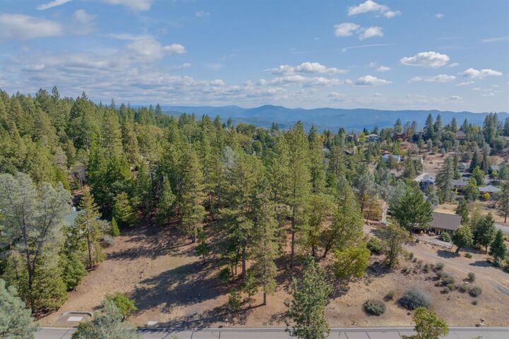 Property Photo: 323 Forest Meadows Drive CA 95247