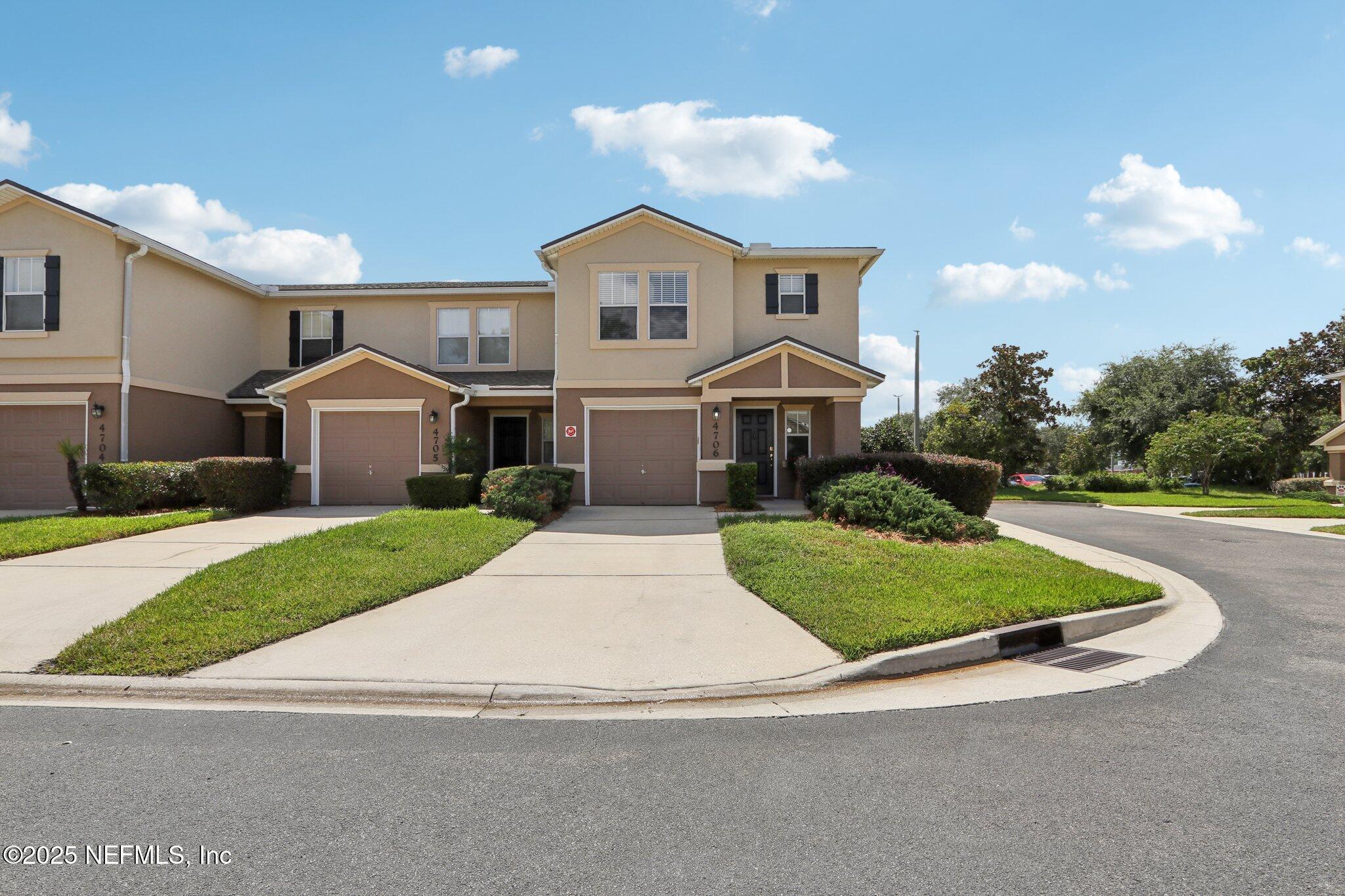 Property Photo: 1500 Calming Water Drive 4706 FL 32003