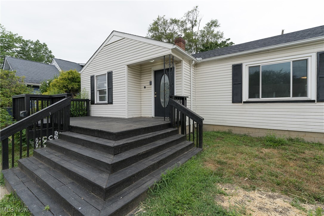 Property Photo: 785 Silvercrest Avenue OH 44314