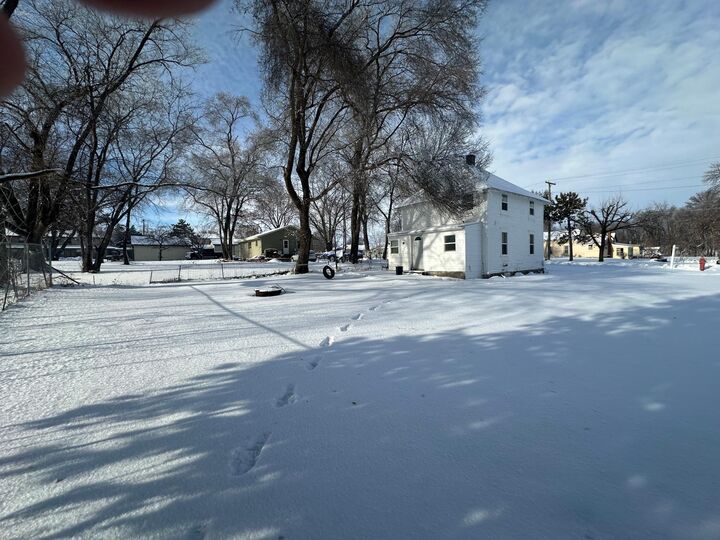 Property Photo:  327 9 1/2 Street S  MN 56378 