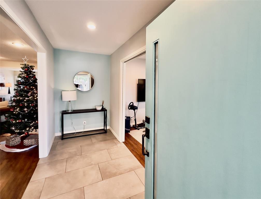 Property Photo: 7119 Dalewood Lane TX 75214