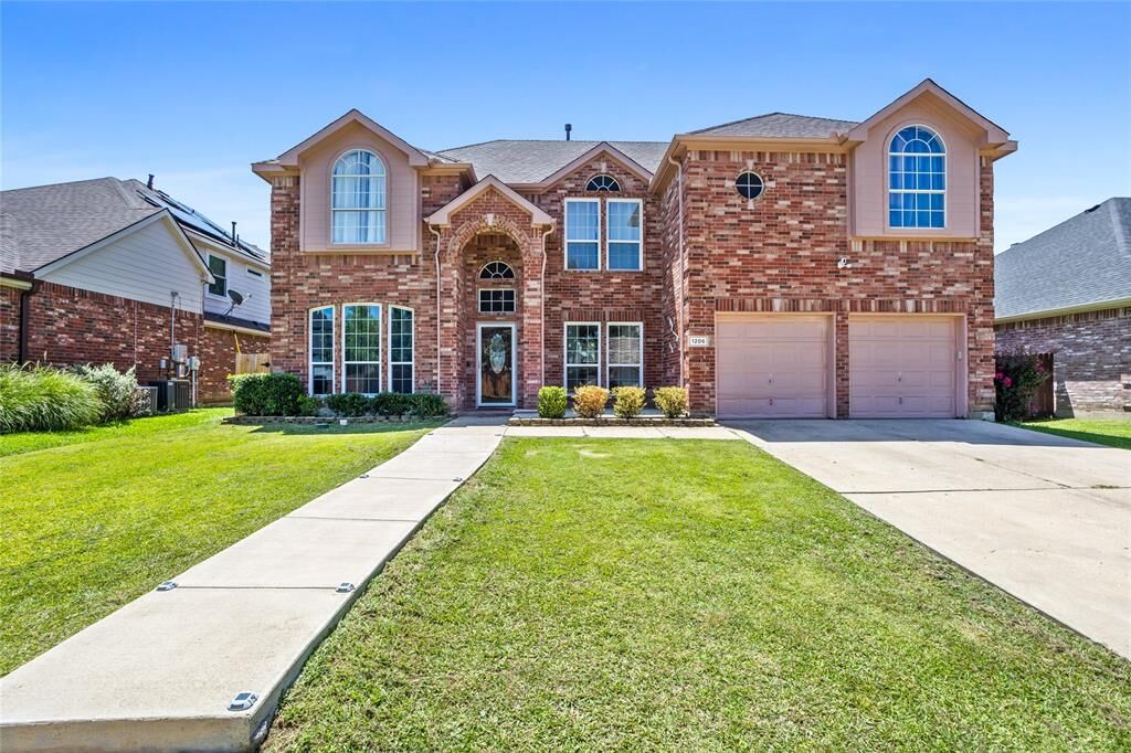 Property Photo: 1206 Autumn Drive TX 76063