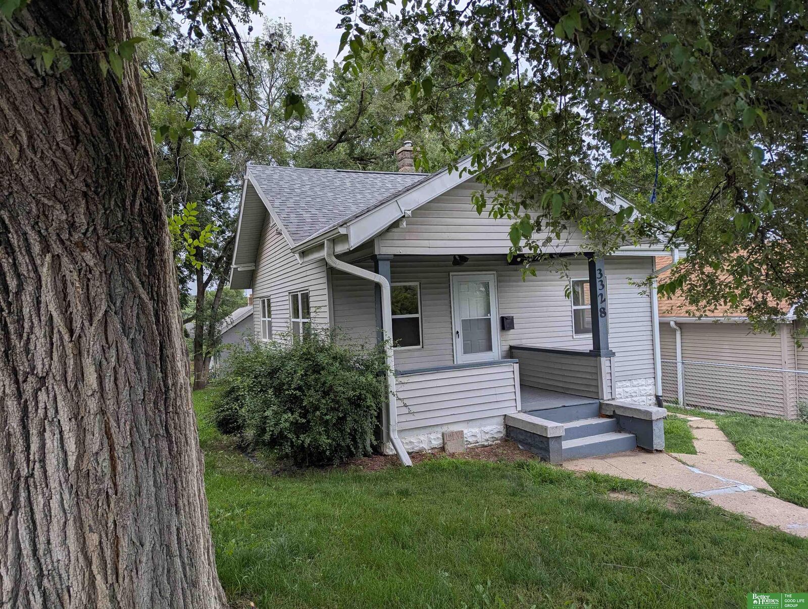 Property Photo: 3328 Grand Avenue NE 68111
