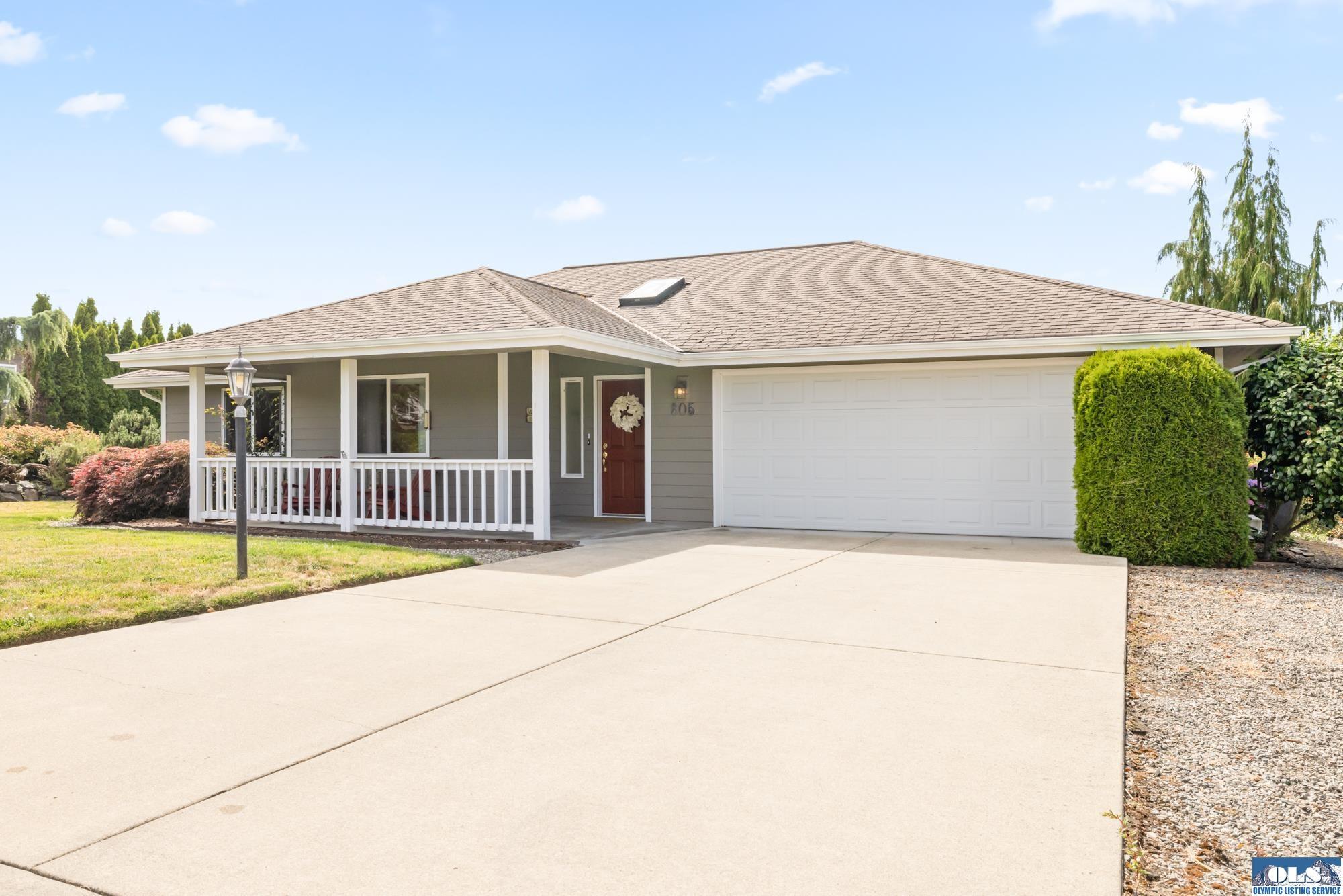 Property Photo: 805 Oak Tree Ridge WA 98382