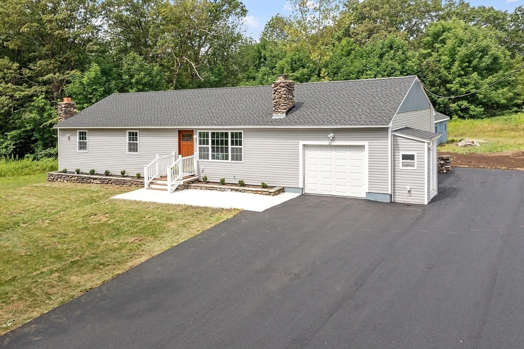 Property Photo: 21 Davis Rd MA 01473