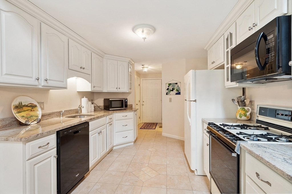 Property Photo:  3 Chandler Dr 3  NH 03811 