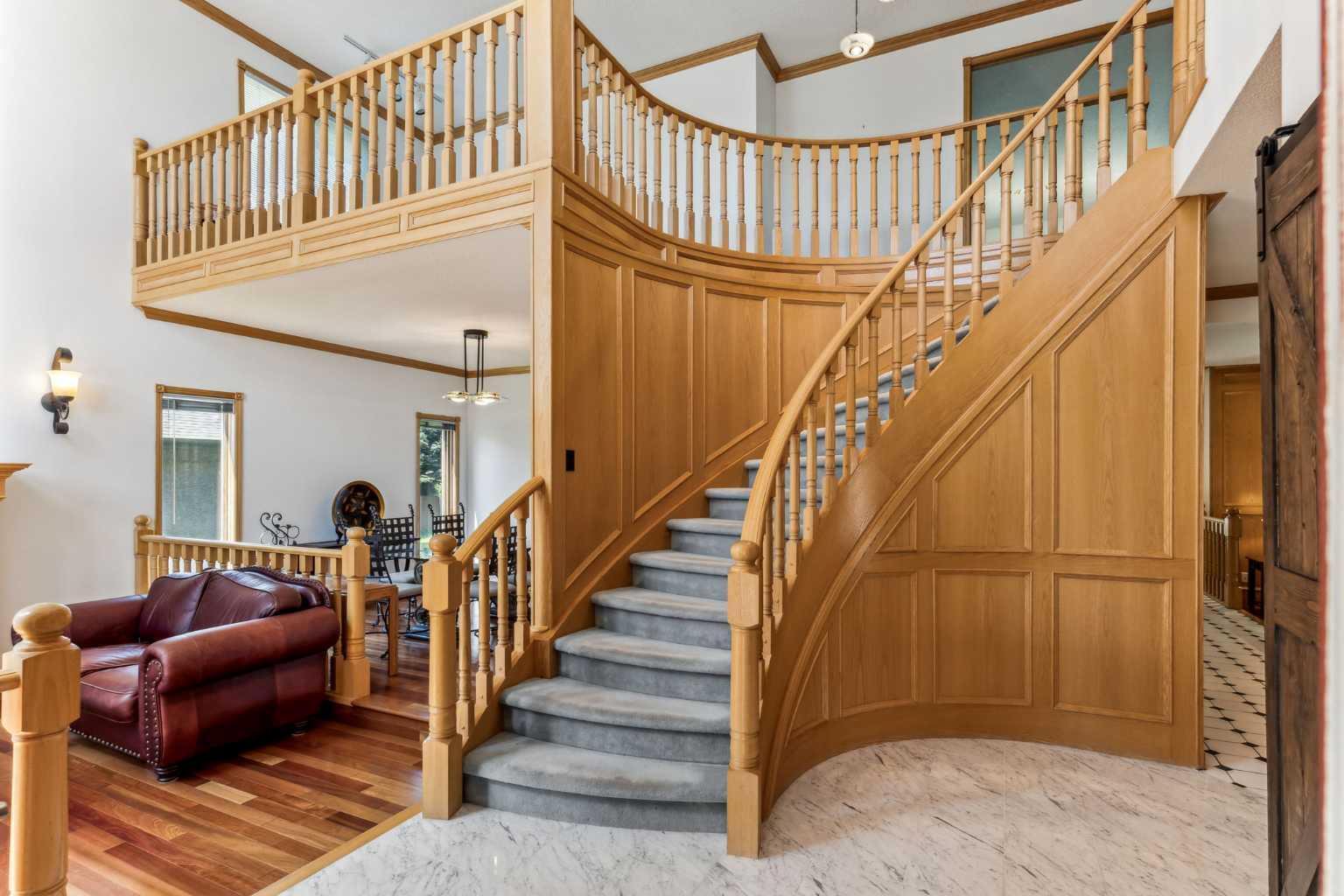 Photo de la propriété: 52 Edgeview Road NW AB T3A 4T8