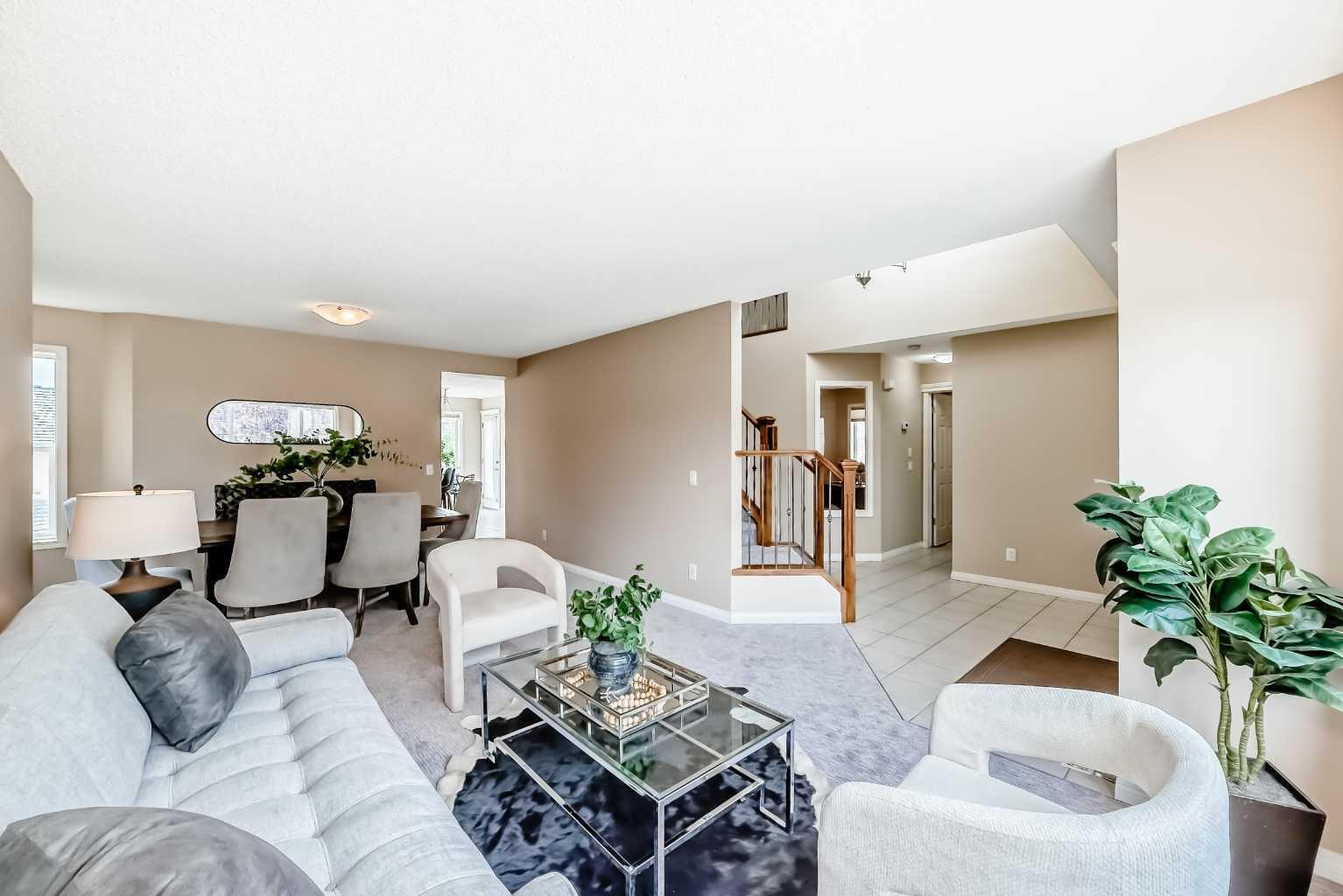 Property Photo:  17 Royal Ridge Hill NW  AB T3G 4T9 