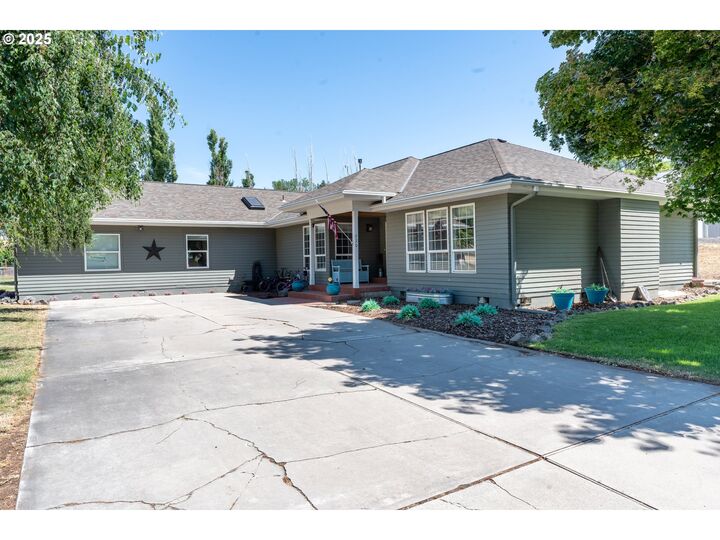 520 NE 6th St  Dufur OR 97021 photo