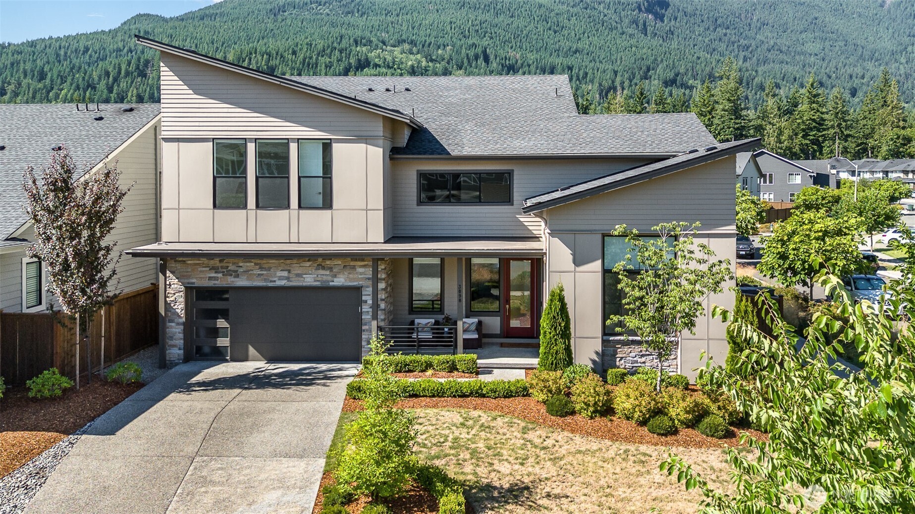 Property Photo:  3098 SE 14th Street  WA 98045 