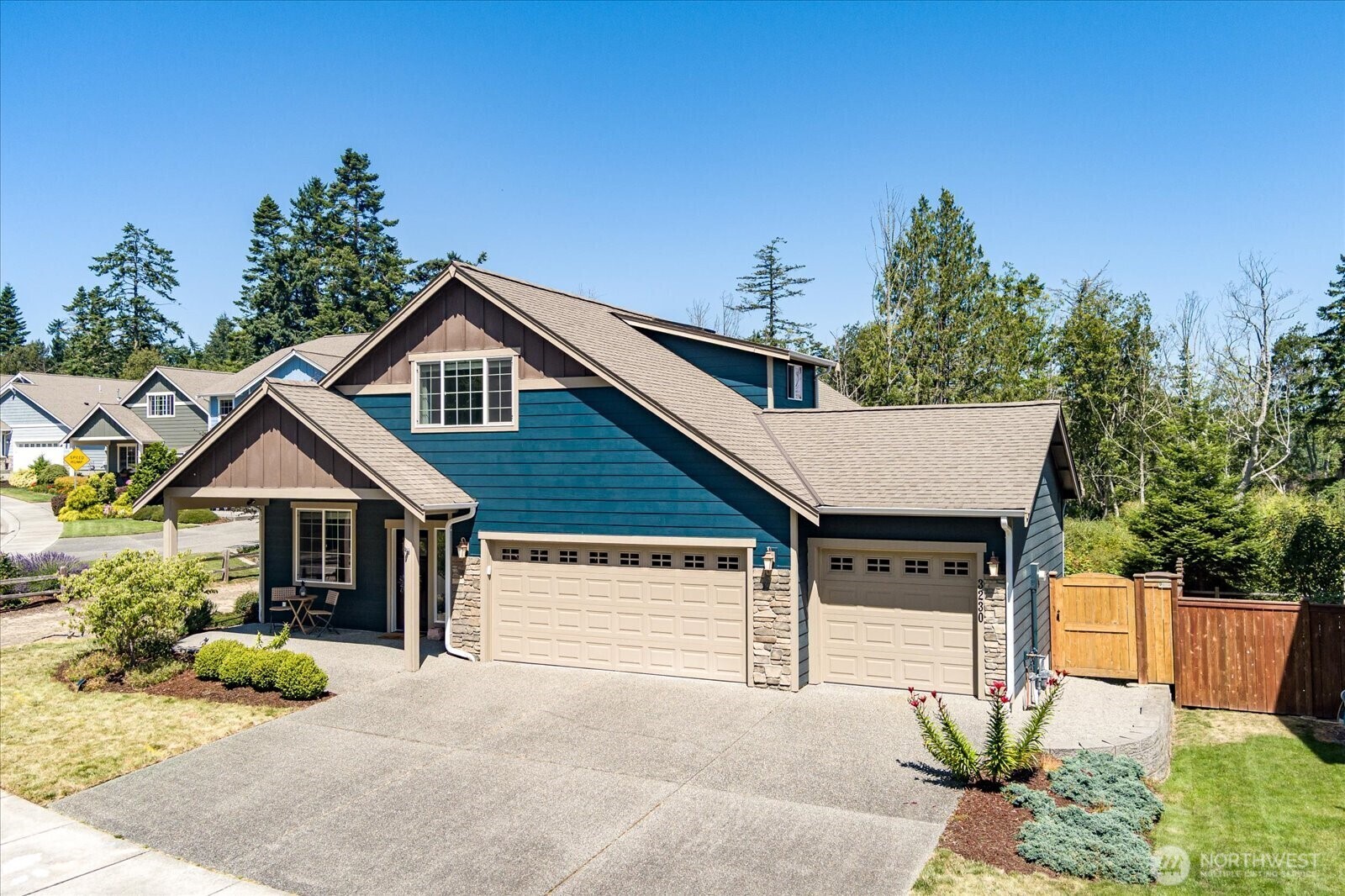 Property Photo: 3230 SW Fairway Point Drive WA 98277