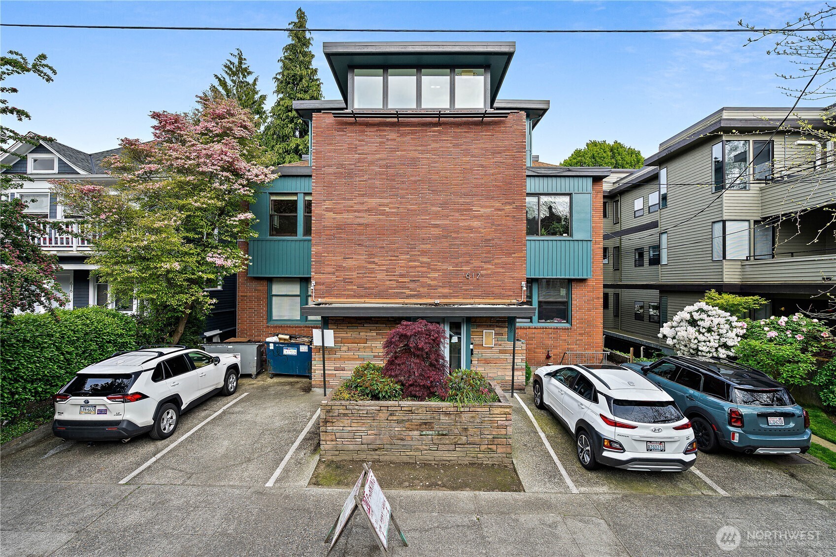 612  Malden Avenue E  Seattle WA 98112 photo
