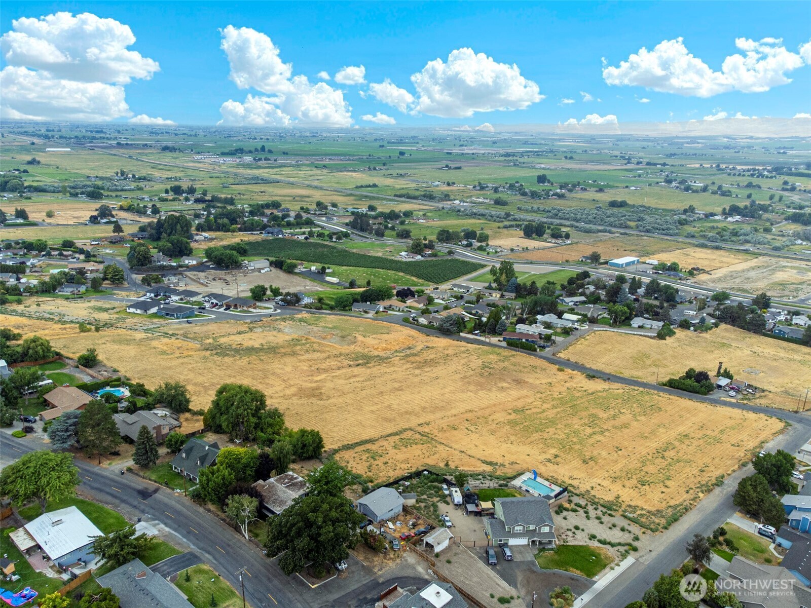 Property Photo: 4 Lander Ct Lot 4 WA 98944