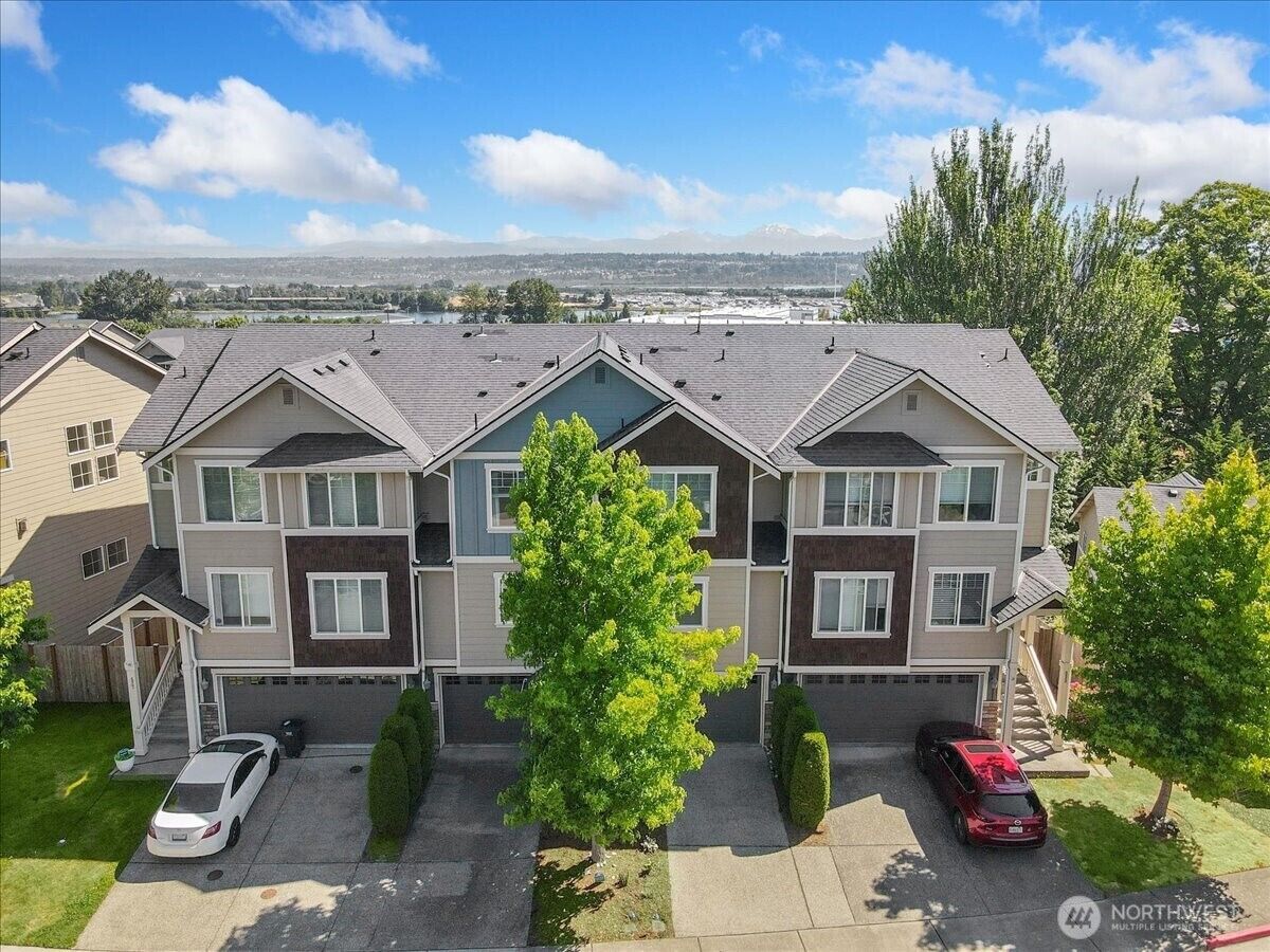 Property Photo:  529  Pilchuck Path S2  WA 98201 