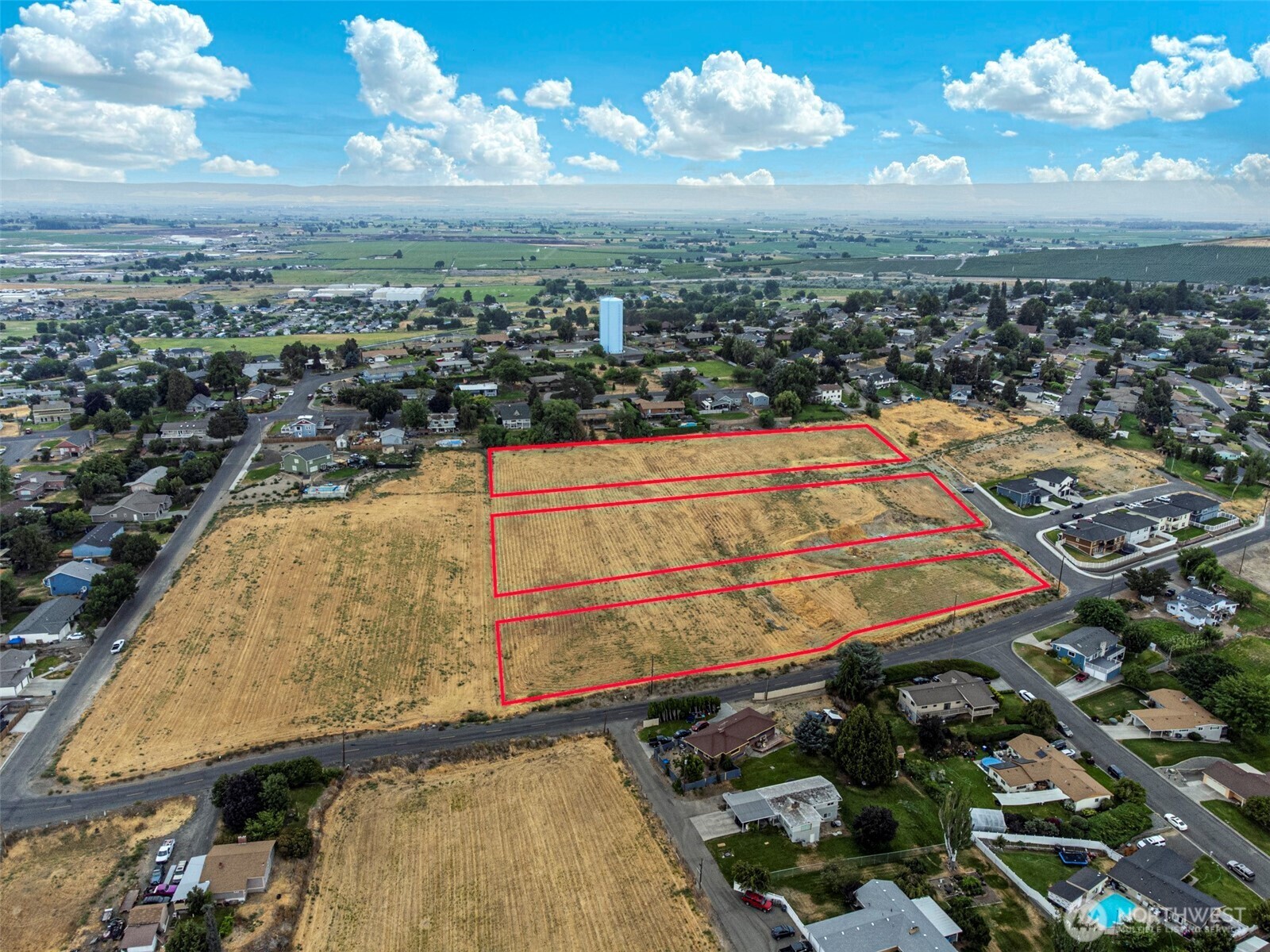 Property Photo:  3  Tbd Columbia Heights Lot 3  WA 98944 