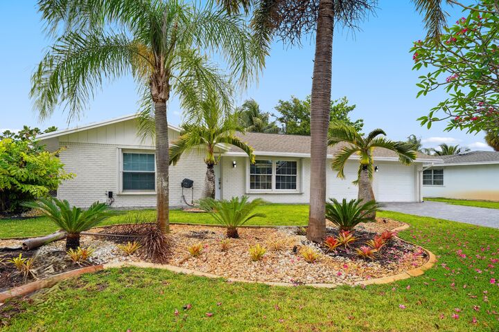 Property Photo:  4091 Lakespur Circle N  FL 33410 