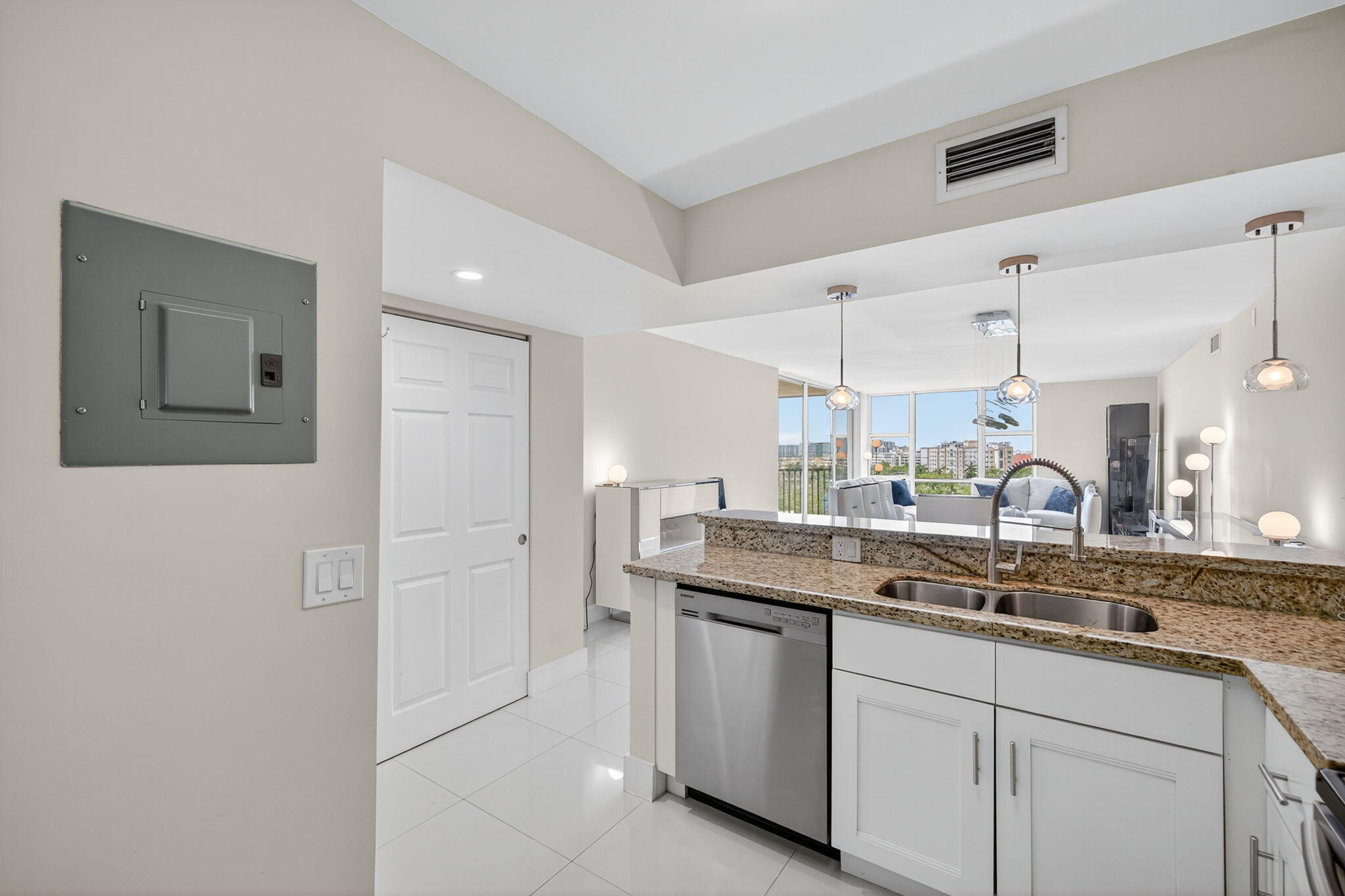 Property Photo: 20335 W Country Club Drive 909 FL 33180