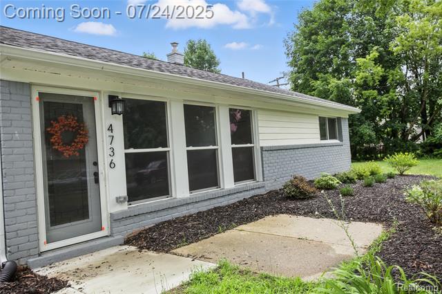 Property Photo:  4736 Summerhill Drive  MI 48346 