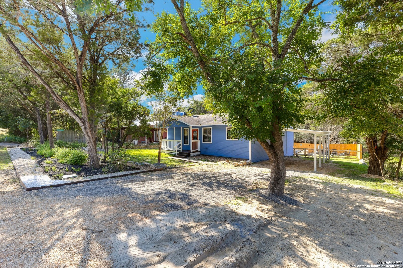 Property Photo: 731 Hillside Loop TX 78133