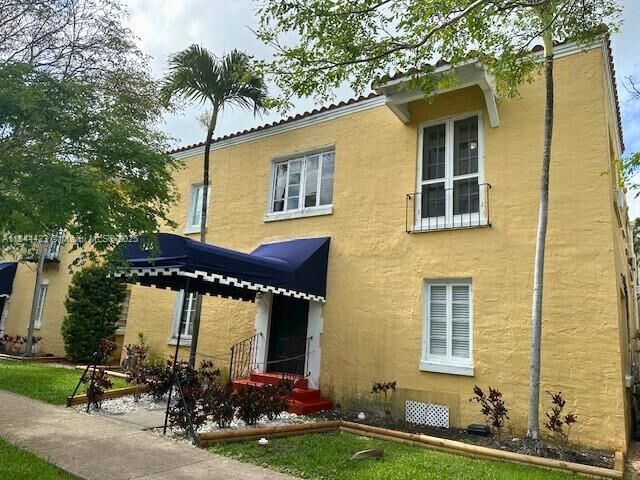 Property Photo: 126 Mendoza Ave 3 FL 33134