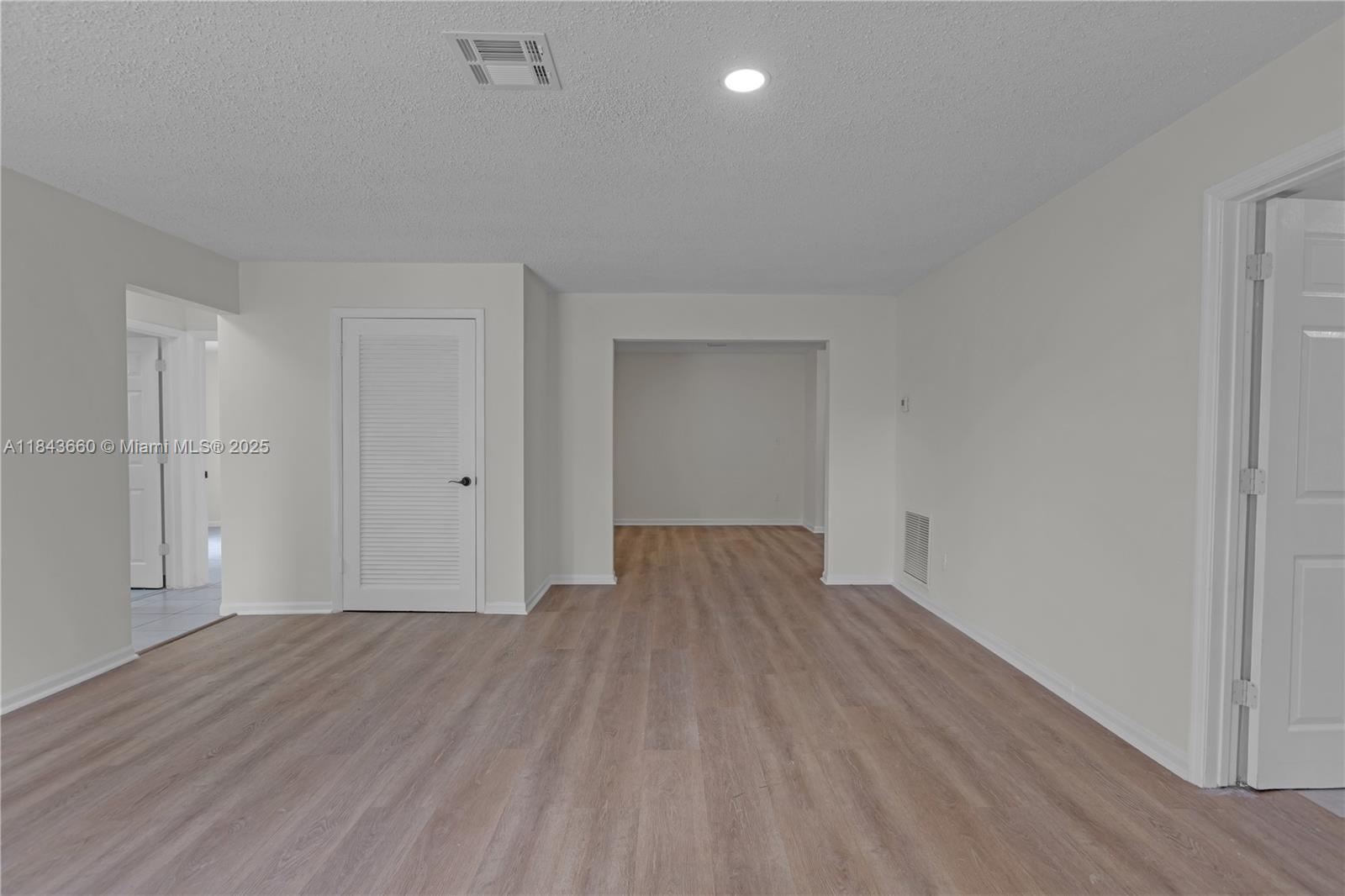 Property Photo:  6420 Washington St  FL 33023 