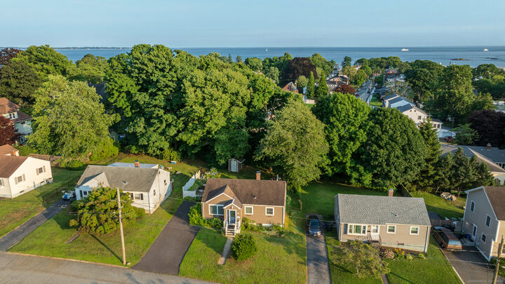 Property Photo:  77 Bayshore Drive  CT 06320 