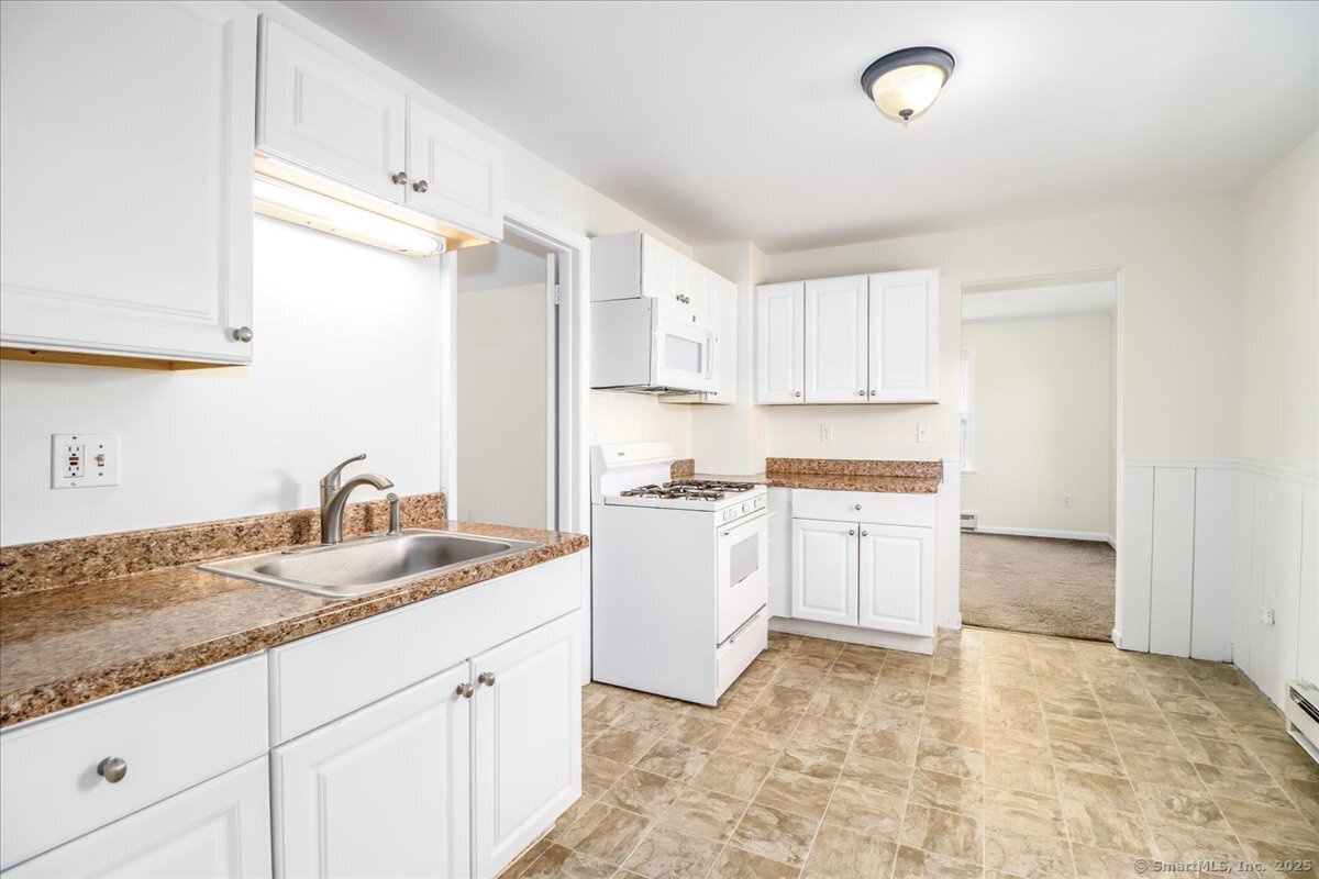 Property Photo: 4 Edgewood Street CT 06810