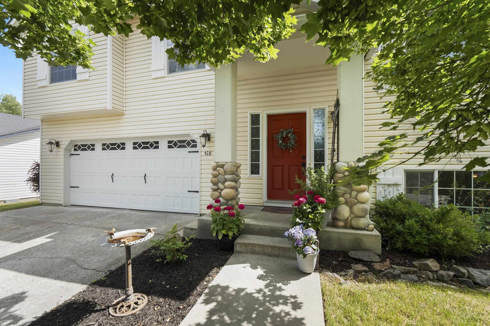 Property Photo: 518 W Cambridge Ln WA 99004