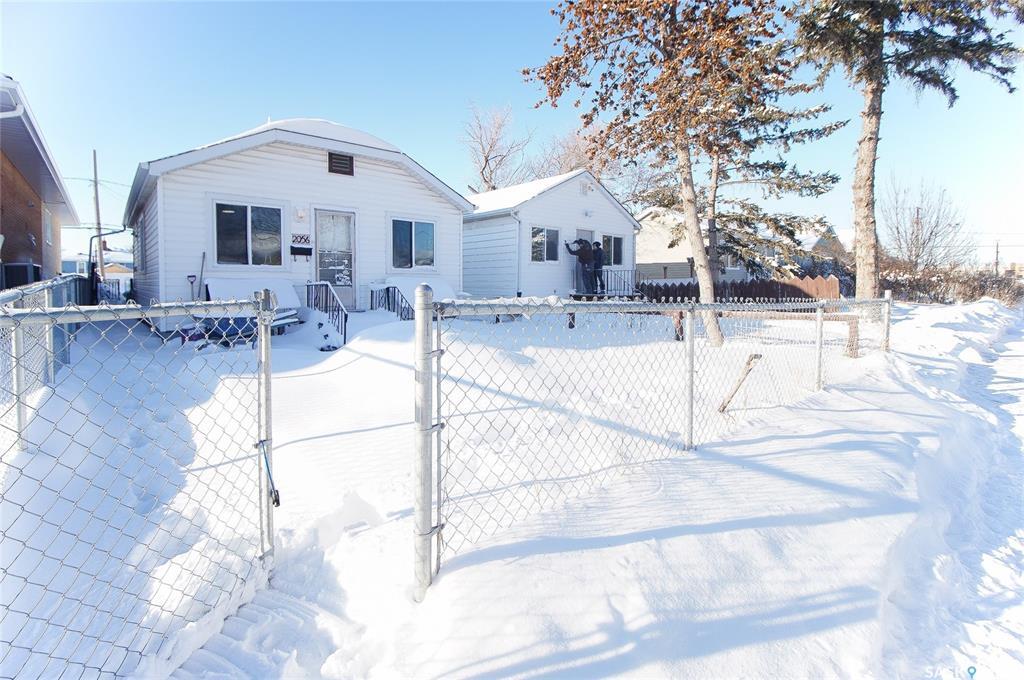 Property Photo:  2056 Embury Street  SK S4N 2L6 